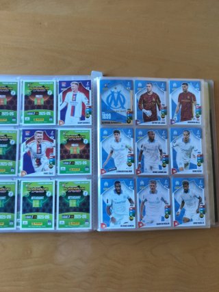 Álbum Adrenalyn Ligue 1 2025-2026 casi completo