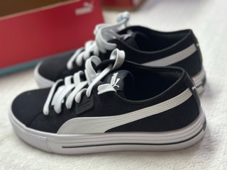 Zapatillas Puma Negras y Blancas talla 44