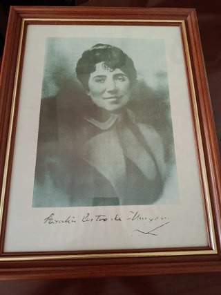 Foto antigua Rosalía de Castro enmarcada