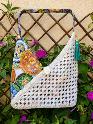 Bolso hecho a mano beige y multicolor