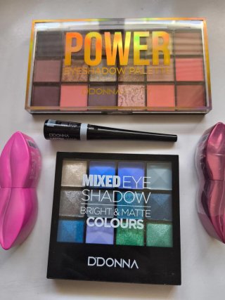 Lote Maquillaje D'DONNA Paletas y Delineador