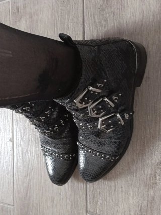 Botines Corina Negros con Hebillas
