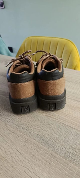 Zapatillas de ante marrones