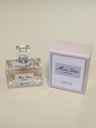 Caja Dior Lujo Neceser + Productos