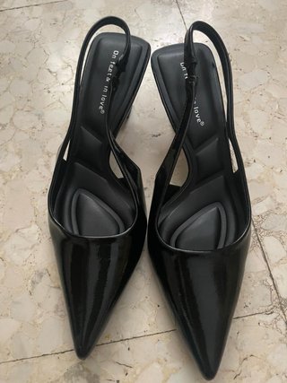 Zapatos de tacón negros On feet & in love