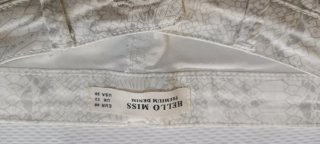 Pantalón blanco con reflejos dorado