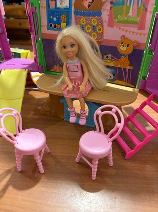 Casita de Chelsea con muñeca