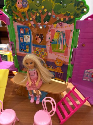 Casita de Chelsea con muñeca