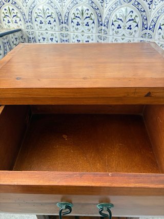 Mueble botellero de madera maciza vintage–rústico