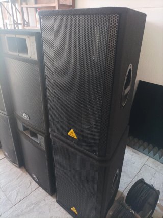 Altavoces beringer 15 pulgadas