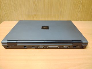 Portátil Fujitsu Esprimo X9515 Core2Duo
