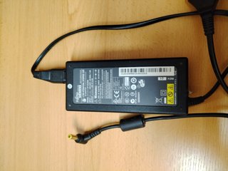 Portátil Fujitsu Esprimo X9515 Core2Duo