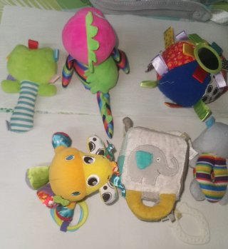 Lote Juguetes Bebé Peluches y Sonajeros