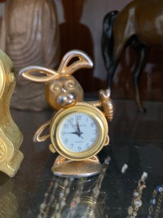 Mini relojes dorados decorativos
