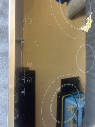 Piani cottura in vetroceramica con vetro rotto