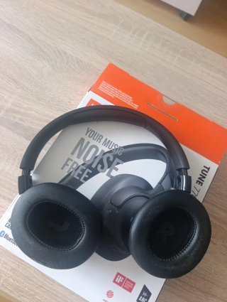 Auriculares JBL TUNE 770NC Negros con defecto
