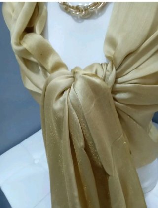 Stola coprispalle colore oro in  seta luccicante