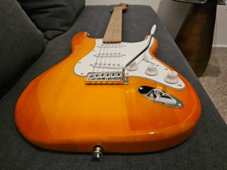 Bones Stratocaster Guitarra Eléctrica honeyburst