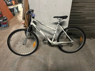 Bicicleta Decathlon Blanca