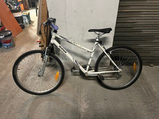 Bicicleta Decathlon Blanca