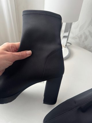 Botines elásticos negros