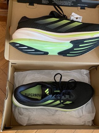 Zapatillas Adidas Supernova Negras y Verdes