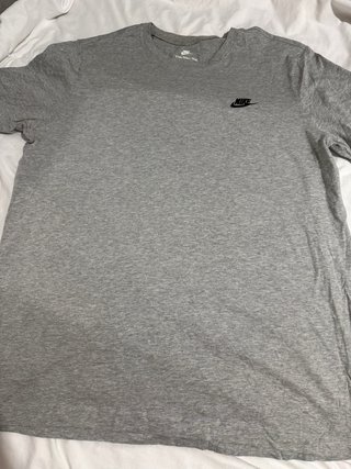 Camiseta Nike Gris