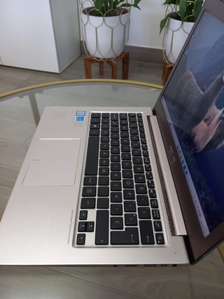 Portátil Asus Zenbook UX303UB