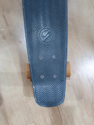 Monopatín azul