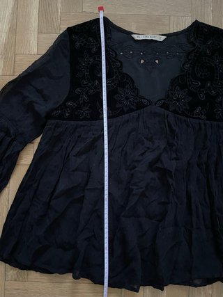 Blusa Zara Basic Negra Romántica