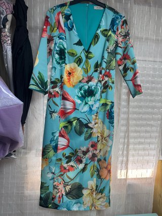 Traje floral azul