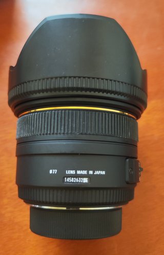 Sigma 50mm f/1.4 EX DG HSM Nikon + Parasol