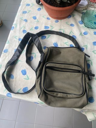 Bandolera Emporio Armani verde oliva