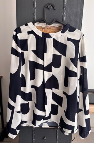 Camisetas con y sin mangas varios colores y marcas