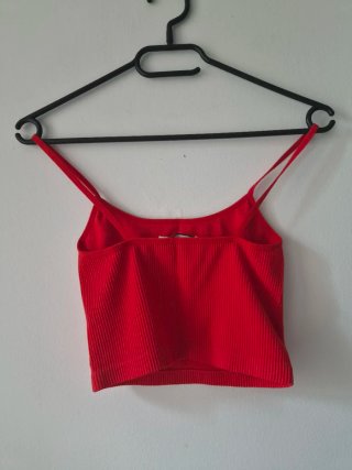 Top rosso a costine