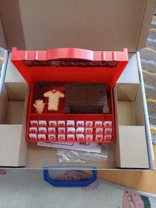 Juegos de mesa: El Ahorcado y Macro Puzzle