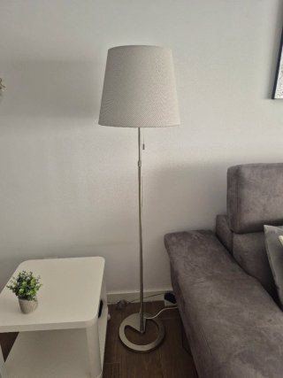 Lámpara de pie Ikea KRYSSMAST