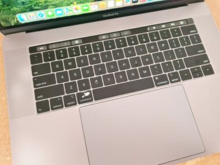 Apple MacBook Pro 15 2019 i7 16GB 512GB SSD Radeon