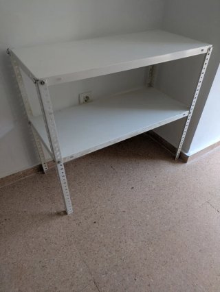 Estantería metálica blanca. 81 * 90 * 40