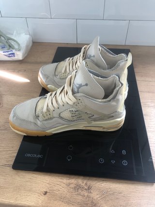 Tenis Jordan Beige Talla 40