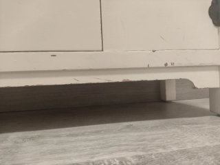 Mueble Chino Blanco con Detalles en metal
