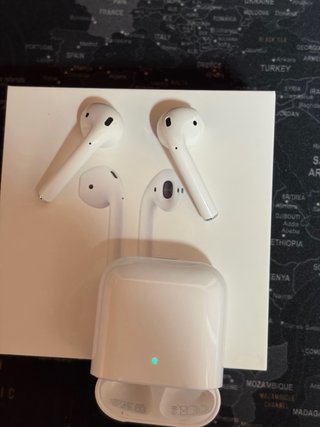 AirPods 2 con carga inalámbrica