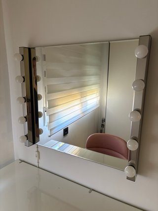 Specchio da trucco con luci Ikea