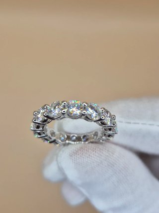 Anillo Eternity Plata Moissanitas 5mm T6