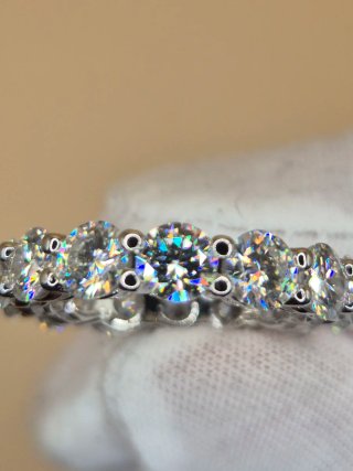 Anillo Eternity Plata Moissanitas 5mm T6
