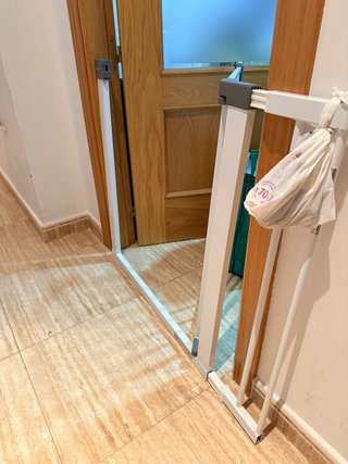 Barrera de seguridad para puertas y escaleras