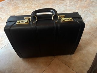 Maletín Vintage Negro con Combinación