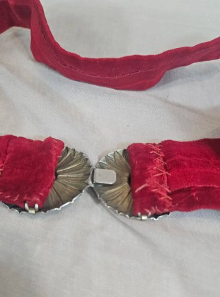 Cinturón Vintage Terciopelo Rojo con Broches Flora