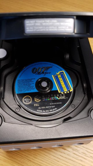 GameCube + 007 NightFire