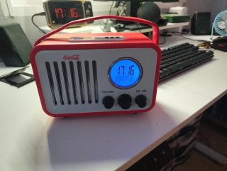 Radio Coca Cola Roja y Blanca